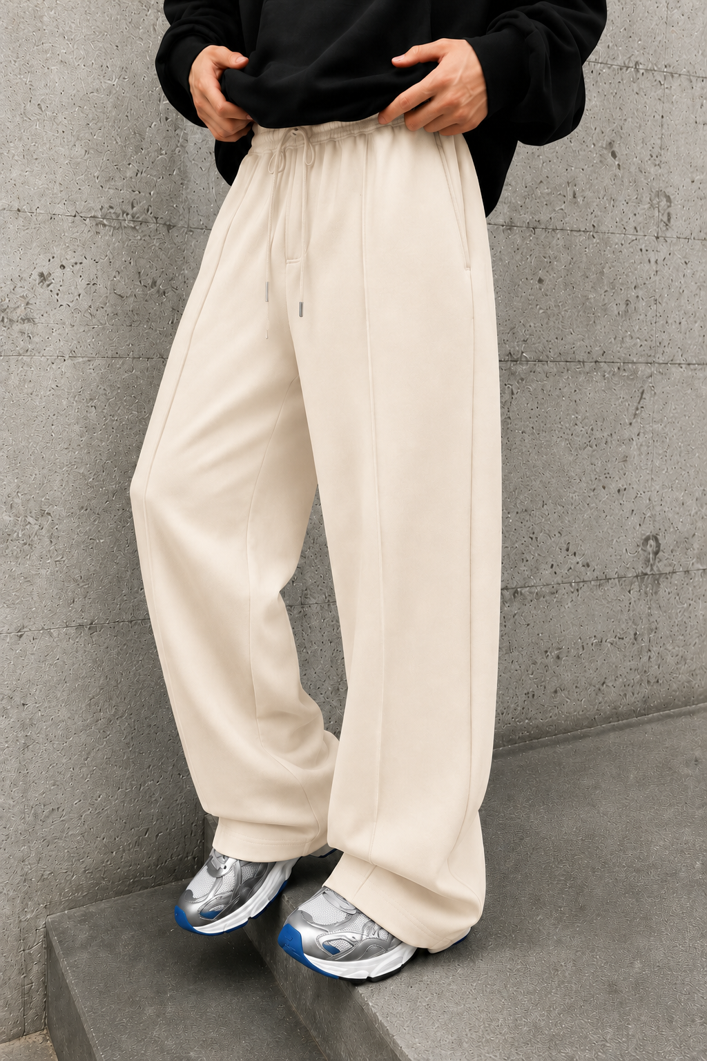 Pleated Relaxed Beige Trouser